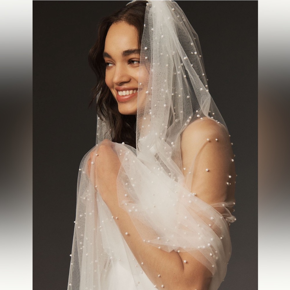 Anthropologie Roesia Pearl Veil (85" length)